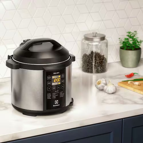 Panela de Pressão Elétrica Electrolux 6L Preta Experience por Rita Lobo (PCC20) - 110V